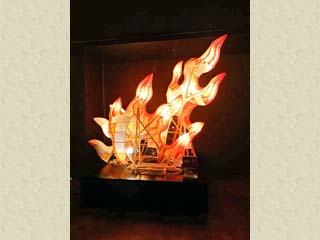 クリックすると近づいて撮る「骨組み」が表示(450x600)されます