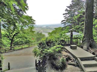 クリックすると、写真の中央部分を切り抜く画像(600x450)が表示されます