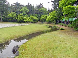 クリックすると、少し奥に進んだ位置から撮る写真(600x450)が表示されます