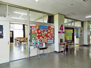 クリックすると生徒達が制作した「ハッピーあらはま」が表示(800x600)されます