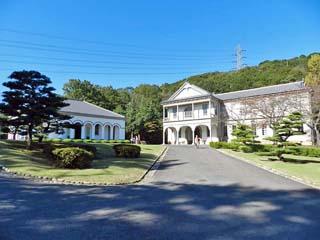 クリックすると「三重県尋常師範学校・蔵持小学校」のページが表示されます