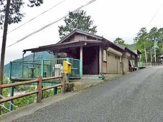 クリックすると「ゆっくり散歩道」の案内板(1,200x600)が表示されます