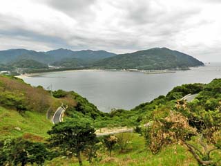 クリックすると1.75倍ズームで撮る「白鶴浜」が表示(600x450)されます